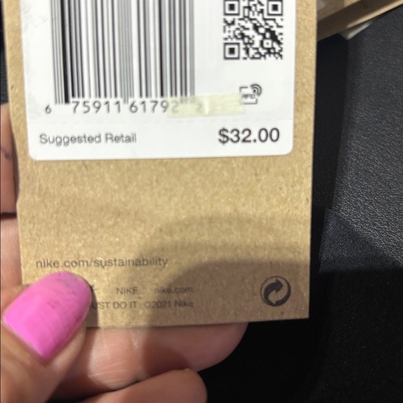 Nike DRI-FIT Running Shorts,mesh panels,reflective logo,elastic drawstring waist - Picture 9 of 9